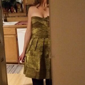 STRAPLESS WHYTE EYELASH BANDED GOLD AND BLACK COCKTAIL DRESS SIZE MEDIUM